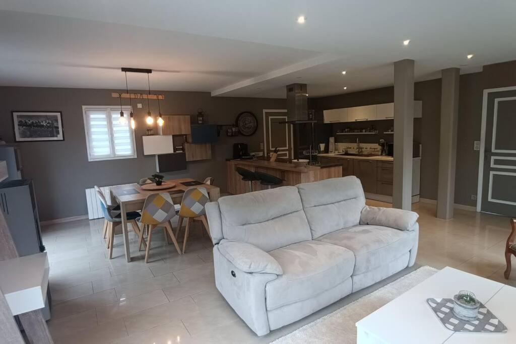 Grande Maison Entiere De 120M2 Epron Dış mekan fotoğraf