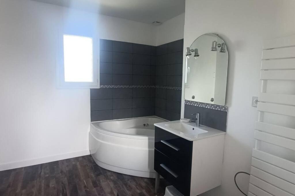 Grande Maison Entiere De 120M2 Epron Dış mekan fotoğraf
